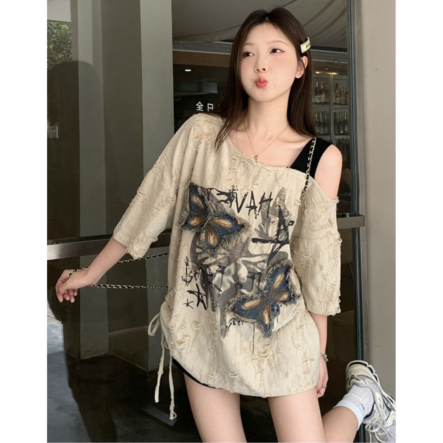 Ripped fabric design slim T-shirt for women in summer European and American design slim belly cover top trendy