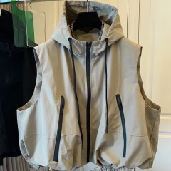 Sporty windbreaker with hood and drawstring, workwear jacket for women, functional waistcoat, layered wear, sleeveless casual top, early autumn style 