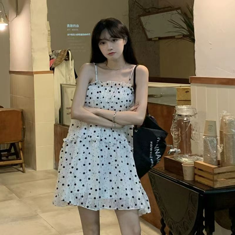 法式溫柔吊帶連衣裙女春裝2025新款小個子碎花蓬蓬套裝裙子夏