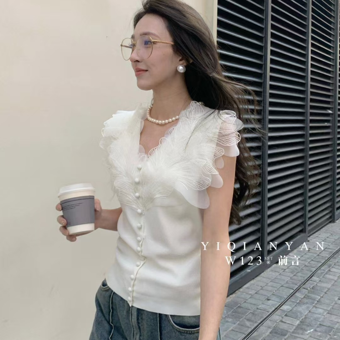 時尚花邊蕾絲拼接針織吊帶背心女春季修身內搭打底衫V領上衣