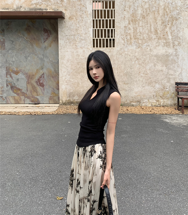 Real shot~ New Korean round neck versatile temperament vest top with ink painting pleated skirt spring and summer