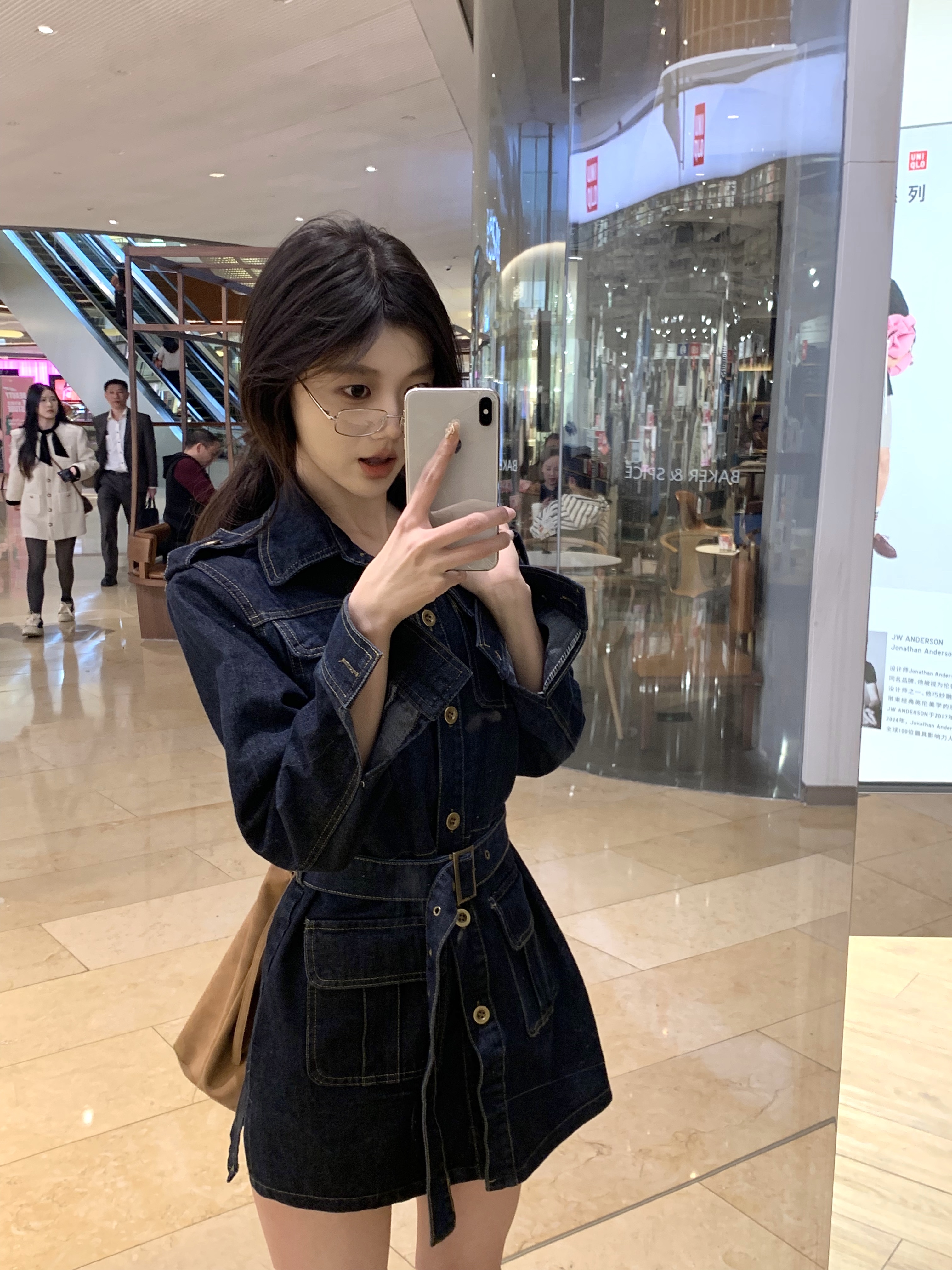 Vintage Hong Kong Style Workwear Denim Dress, Salted Style Outfit, Waist Cinching, Slimming, Elegant Deep Blue Short Skirt, Shot on Camera