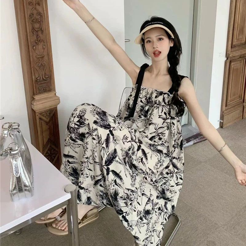 新中式水墨印花度假風吊帶連衣裙女夏高腰褶皺肌理感法式背帶長裙