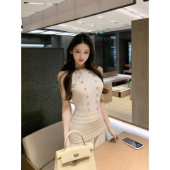 High-end white vest, get married, wedding dress, showing off your figure, a celebrity style dress