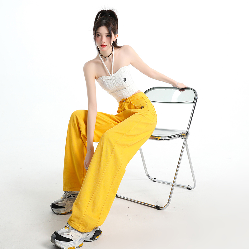 The street bombing ~ the lazy wind!  Street casual dopamine high street yellow sickle wide-leg jeans millennial hottie