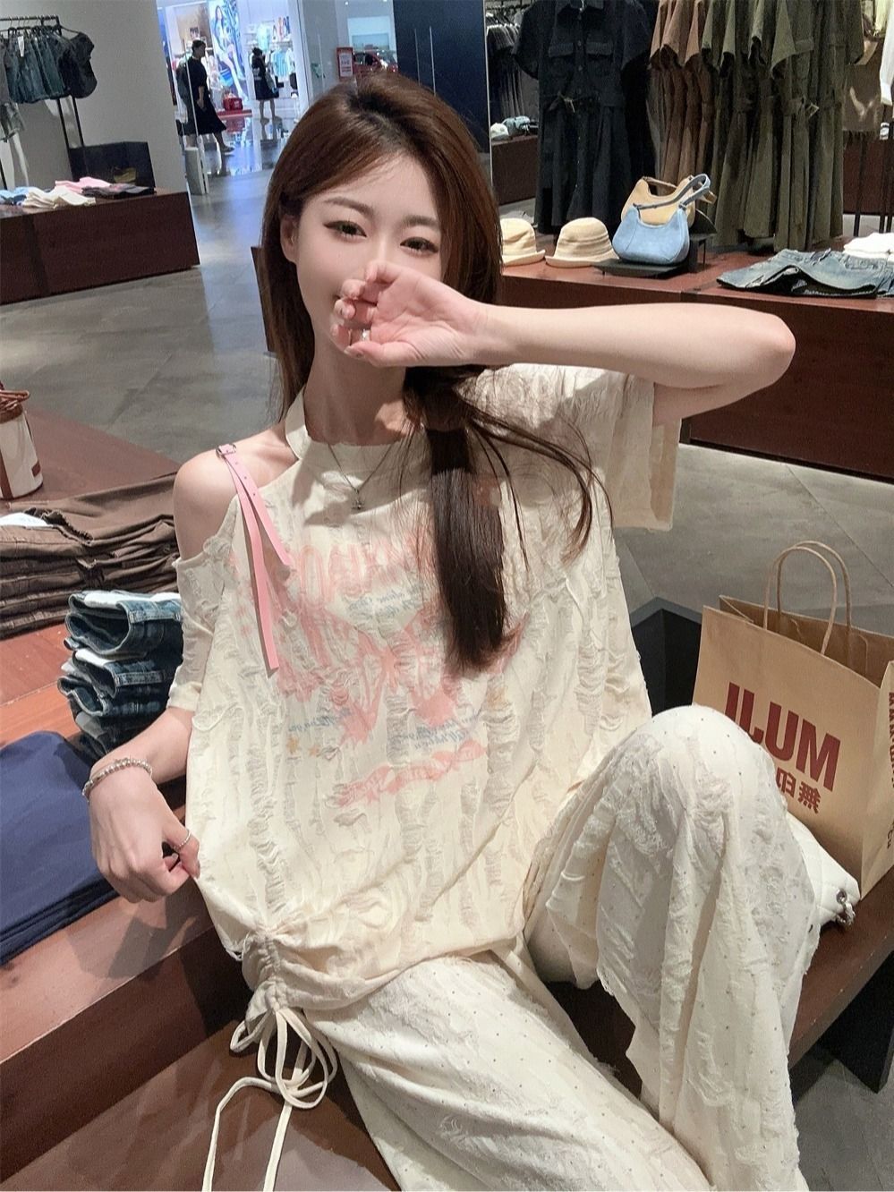 原版破洞布夏季女裝韓系蝴蝶結印花抽繩露肩短袖防曬T恤
