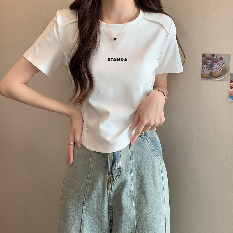 Real shot of white front shoulder short-sleeved T-shirt for women in summer design niche American small fish bone short top