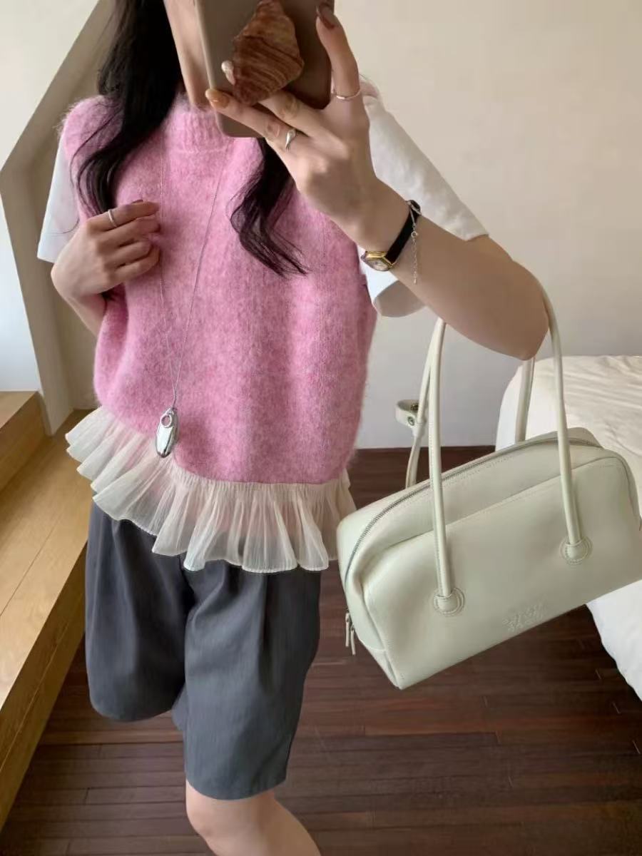粉色蕾絲拼接針織馬甲無袖背心女春季高級感內搭疊穿圓領短款上衣