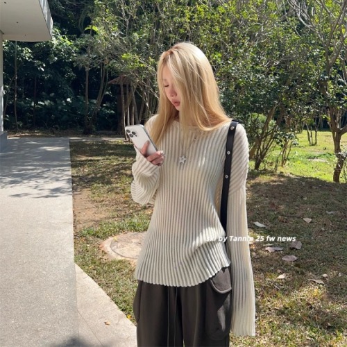 ski by Tannin Red Rabbit three-color paper piece people pit strips slightly transparent lazy sweater loose slim hollow top