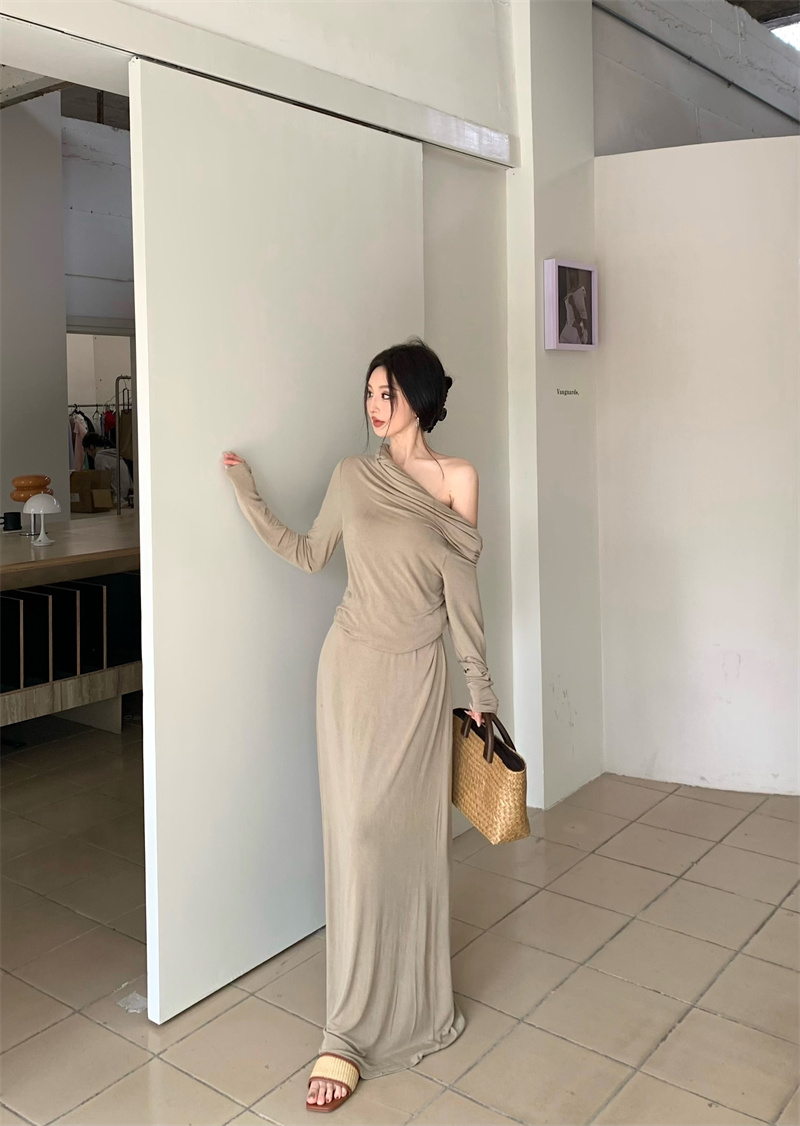 Real shot, fashionable, pure and tempting design, slim top, skirt suit