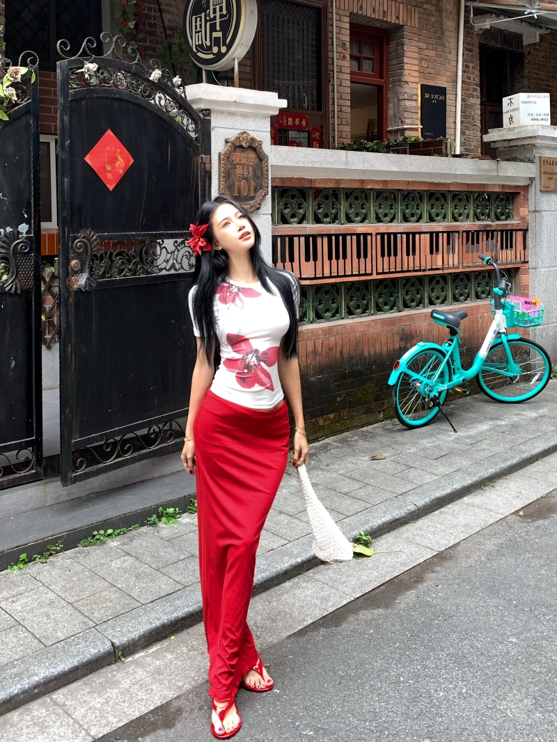 Real photo of island style white printed T-shirt female slim temperament hot girl with a slim short-sleeved top