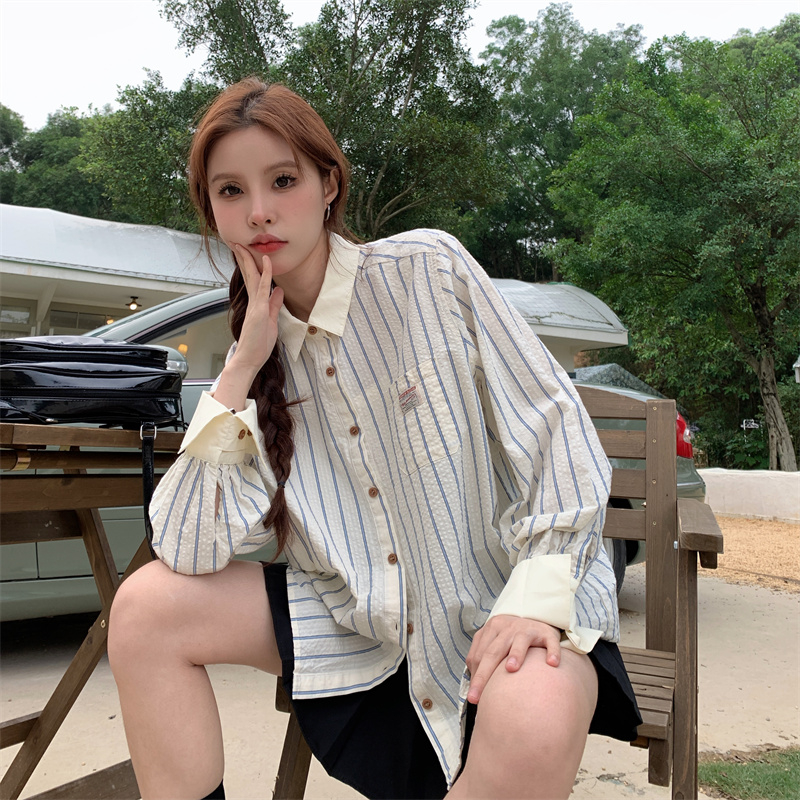 Retro striped shirt for women in autumn 2025 new design niche texture contrast base top
