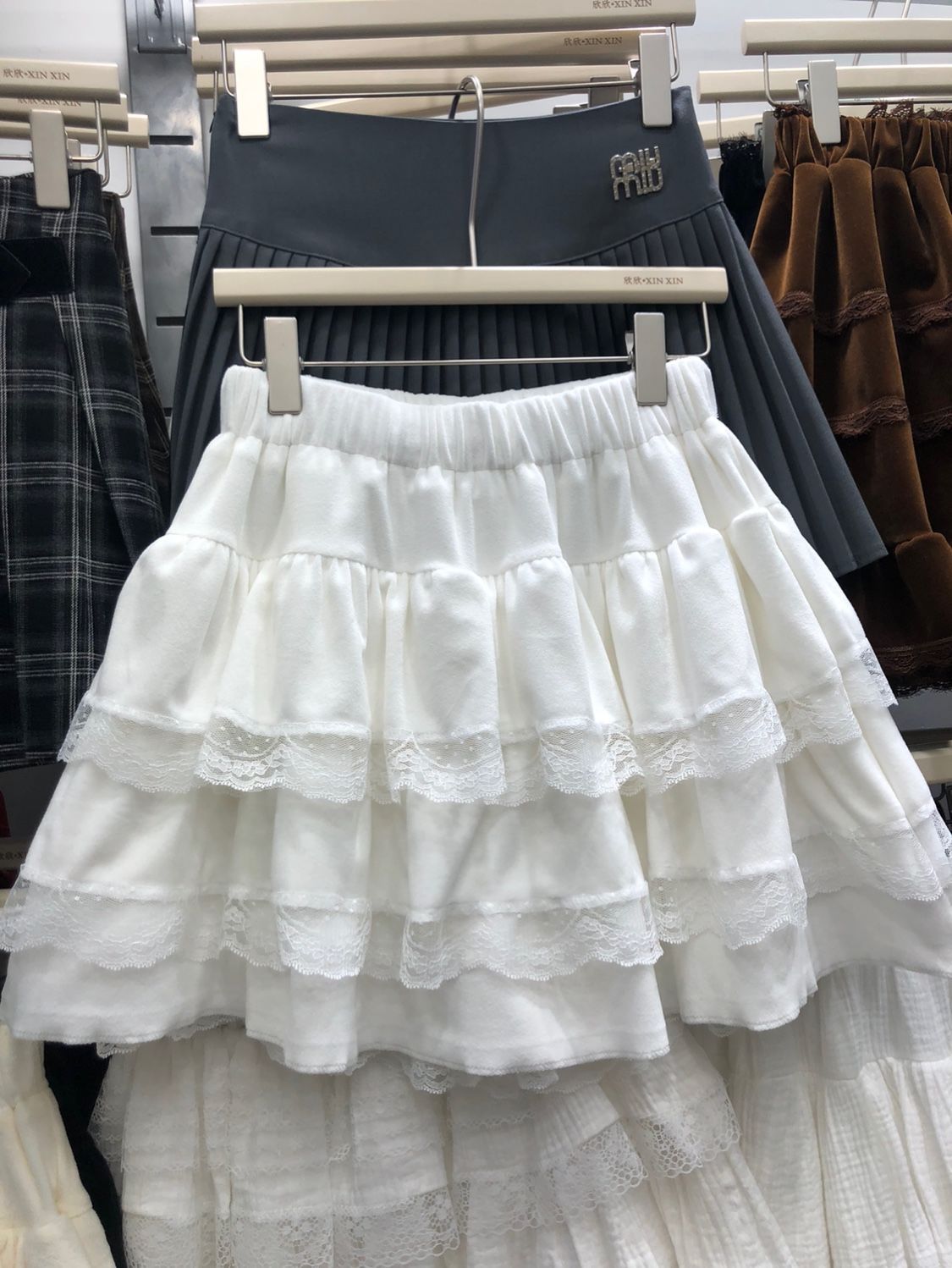 Lined with a sweet ballet style in autumn and winter, half-body puffy skirt, lace cake skirt, women's double-sided velvet skirt