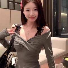 Original quality fake two-piece lace base shirt long-sleeved T-shirt for women in autumn off-shoulder pure and sexy top