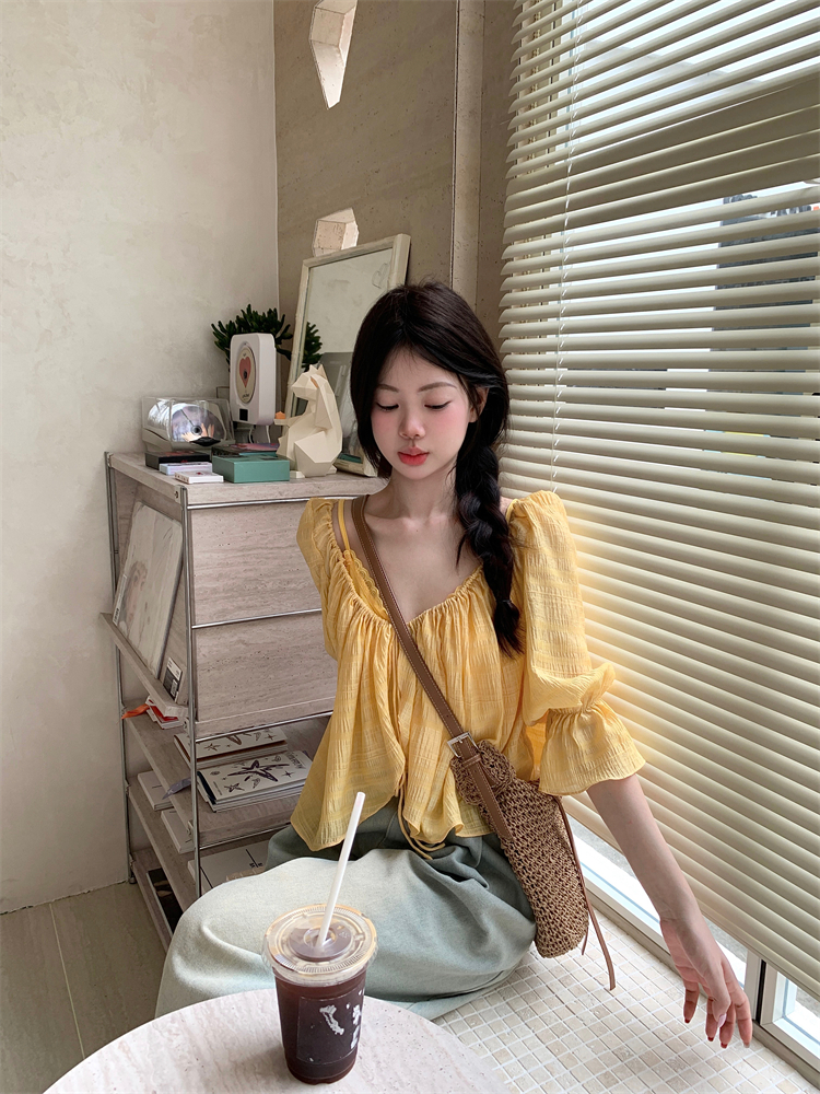 Real shot of new ginger chiffon shirt showing white temperament suspender cardigan two-piece set for women