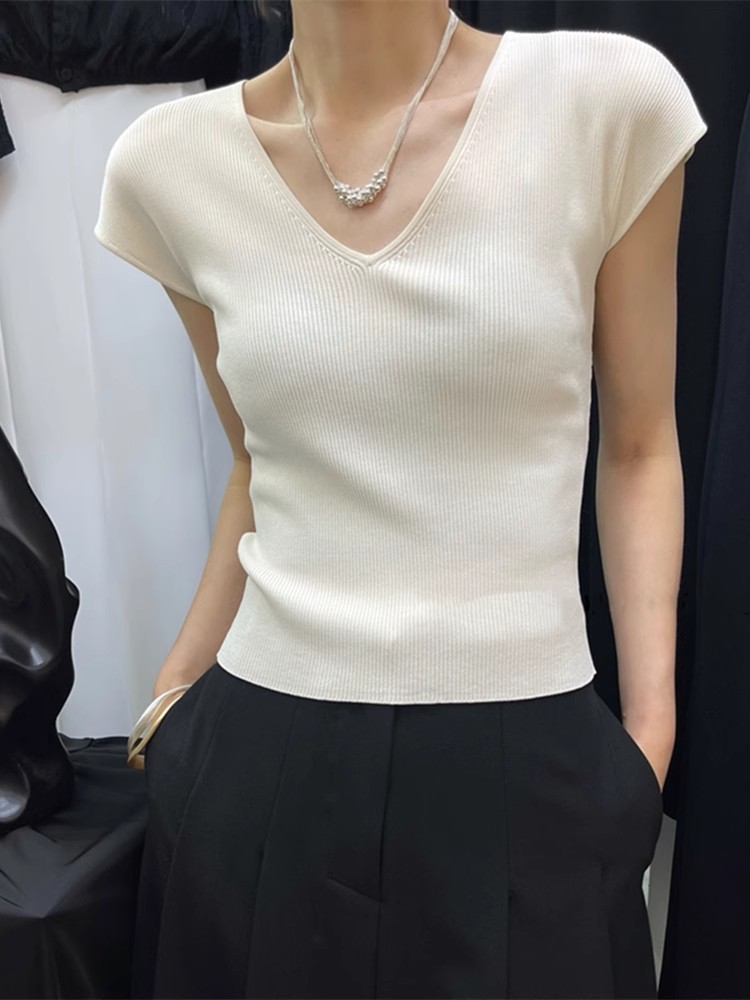 Korean slim shoulder V-neck short-sleeved T-shirt for women with thin summer slim ice silk sweater exposed collarbone top