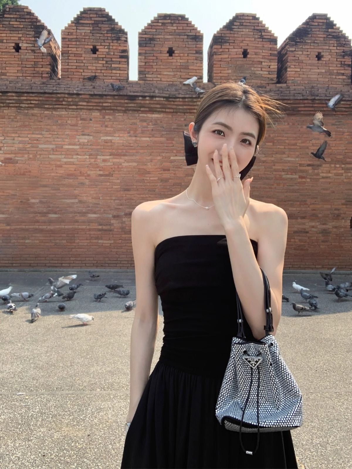 Two black one-shoulder dress for women 2025 high-end temperament off-shoulder waist-hugging long skirt strapless skirt