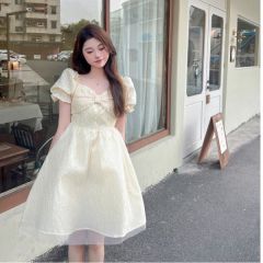 Sweet princess style cream yellow puff sleeve dress spring 2025 new French fashionable bow skirt women's trendy