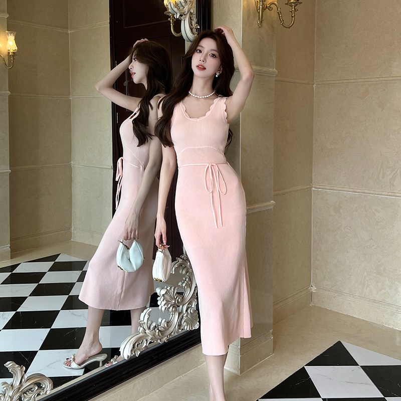 Real shot elegant curve knitted vest dress for women mid-length sweater skirt V-neck temperament suspender skirt