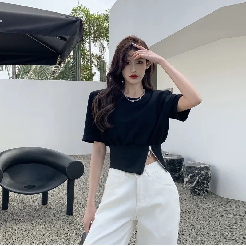 2025 new Korean version fashionable design feels loose waist-hugging slimming zipper slit short-sleeved T-shirt base top trendy