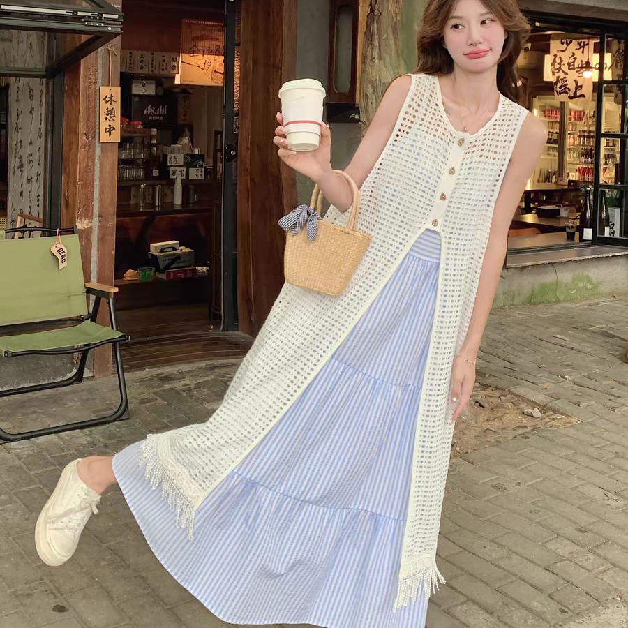 2025 women's summer Korean style fashionable small fresh tassel slit knitted hollow layered blouse