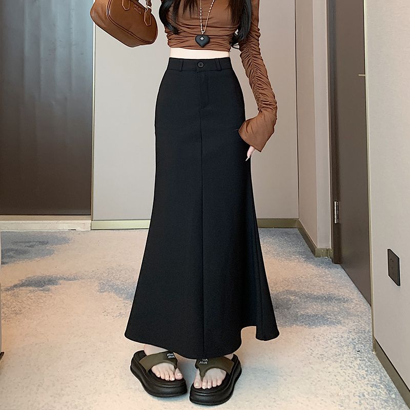Real shot of retro black fishtail skirt for women new high-waisted slim fit and hip-packed A-line long skirt