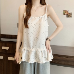 Real shot of large size fat MM Korean sweet flesh covering and slimming love layered suspender top