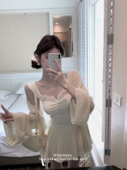 White water girl, good baby, contrasting lace suspender vest, women with spring Korean pure slim neck halter