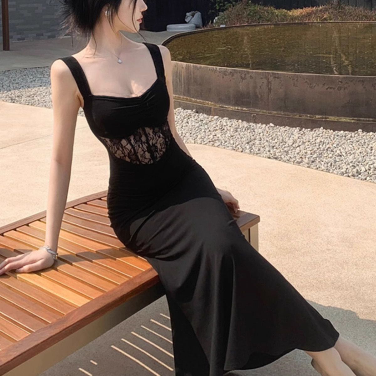 French sexy black suspender dress with high-end lace splicing temperament waist-hugging slim and slim hip-packing long skirt
