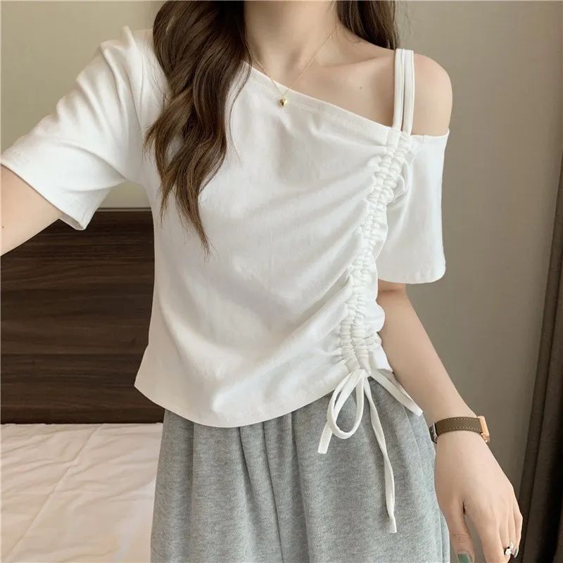 2025 new off-shoulder drawstring short-sleeved T-shirt for women in summer chic hot girls collarbone one-shoulder top pure and short