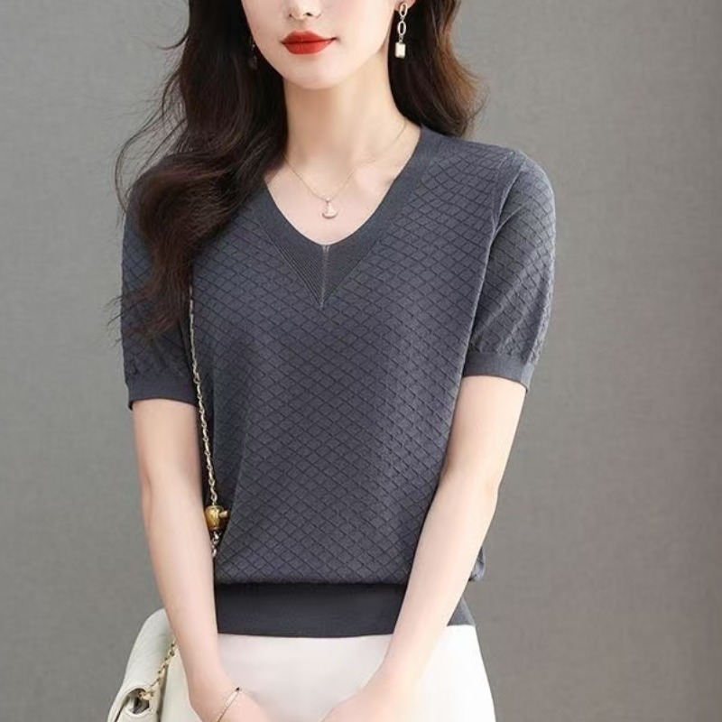 Jacquard V-neck Ice Silk Short Sleeve T-shirt for Women 2025 New Fashionable Mom Summer Thin High-end Tennis Knitted Top