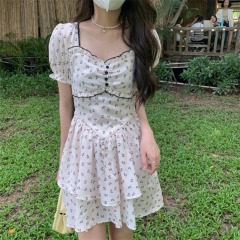 2025 new Korean hot girl wind leaking back square collar cake skirt short-sleeved dress