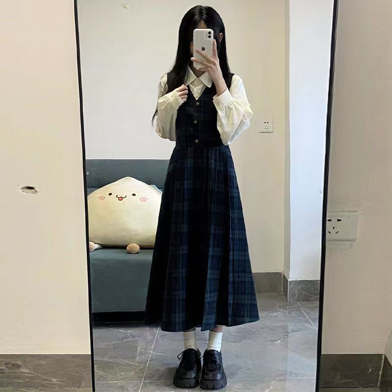 College style shirt plaid strap dress for women 2025 new small person early autumn match with a full set of long skirts