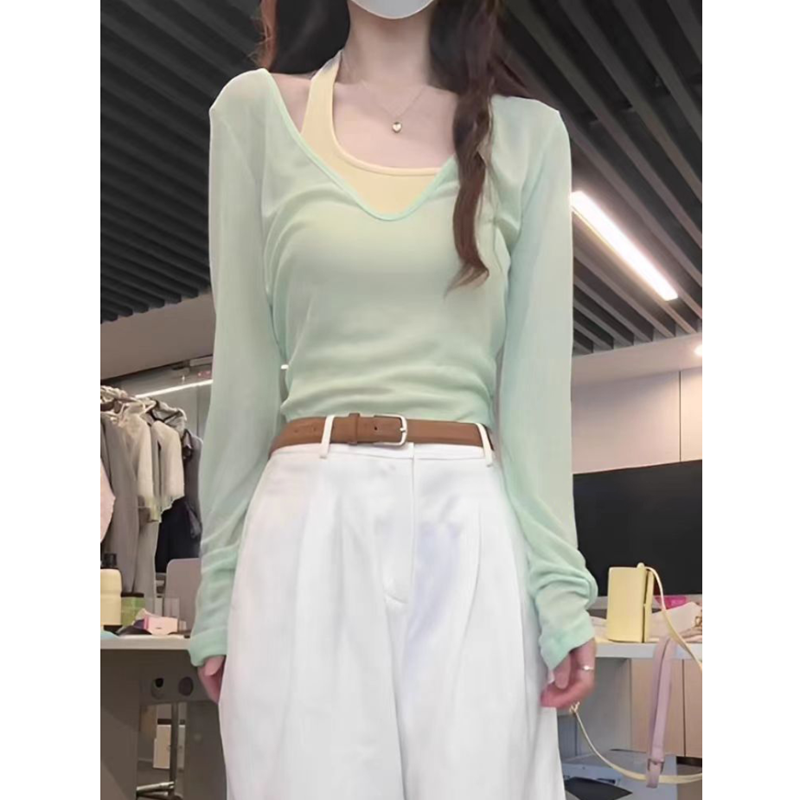 Hot girl mint green chic halter neck top for women in summer new design niche long-sleeved base shirt underneath early spring