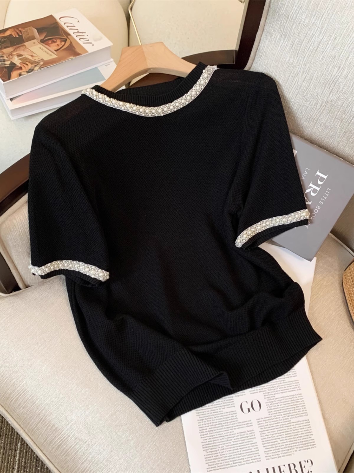 Korean black knitted short-sleeved T-shirt for women in summer thin style, slim and slim temperament, heavy industry beaded ice silk top trendy