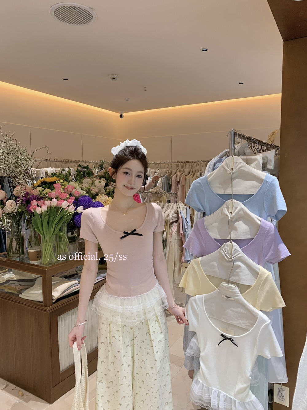 French girl lace spliced ​​hem bow U-neck shirt 2025 summer age-reducing knitted top