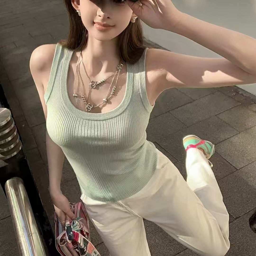 American hot girl yellow big neckline small suspender vest for women in summer wear ice silk knitted sleeveless beautiful back top thin