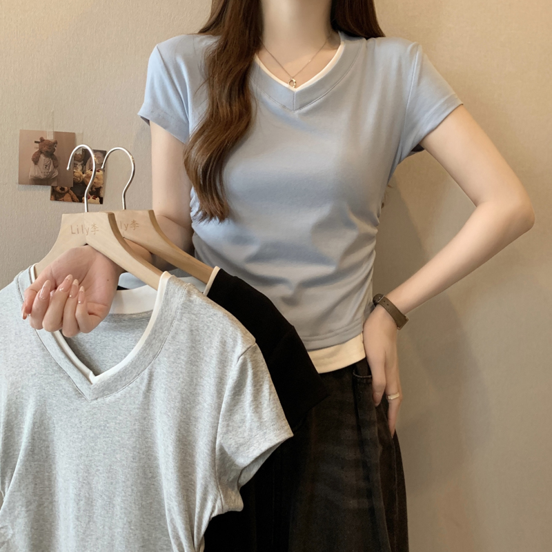 Real shot of V-neck fake two-piece short-sleeved T-shirt for women in summer Korean style slim and slim short base top shirt