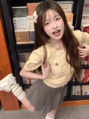 學院風奶黃色可愛刺繡小熊泡泡袖鏤空短袖夏季新款甜美針織上衣女