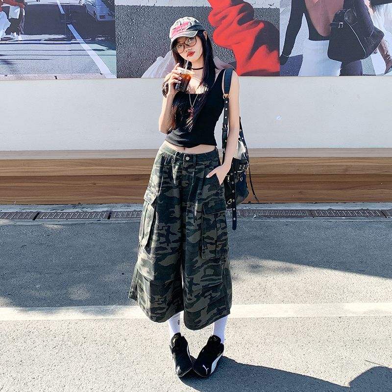 Real shot of 2025 spring and summer fashion retro high street camouflage pleated work clothes denim cropped pants for women