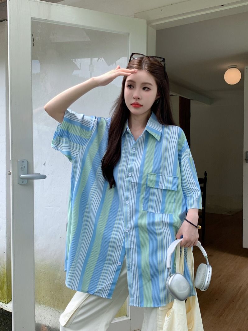 Real photo of vertical striped thin short-sleeved shirt for women in 2025 new small fresh and chic Polo collar top trendy