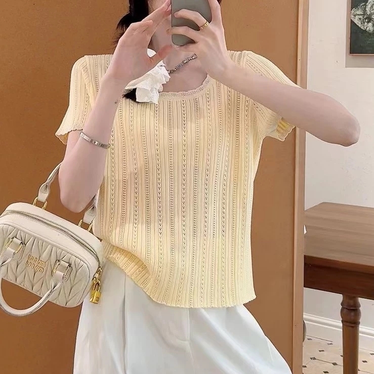 Lace lace spliced ​​U-neck short-sleeved Korean sweater for women 2025 spring and summer hollow gentle top