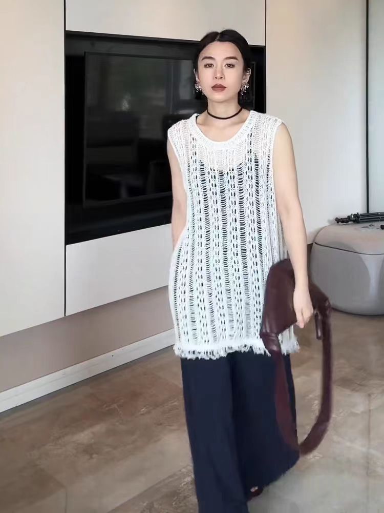 白色慵懶風時尚日常鏤空針織衫長袖露肩上衣女破洞設計小眾薄款女