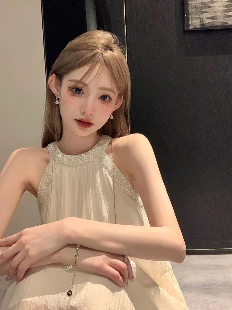 Zhenzhen French milk-fitting halter neck princess high-end age-reducing dress long skirt slimming skirt Pearl dinner skirt