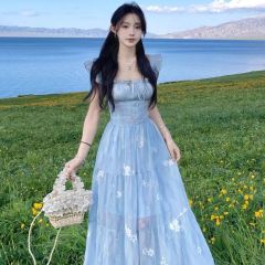 絕美旅遊度假風連衣裙2025夏季露背小飛袖系帶碎花裙收腰顯瘦長裙