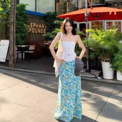 春夏時尚新款設計感掛脖抽繩抹胸上衣長款綁帶碎花半身裙套裝