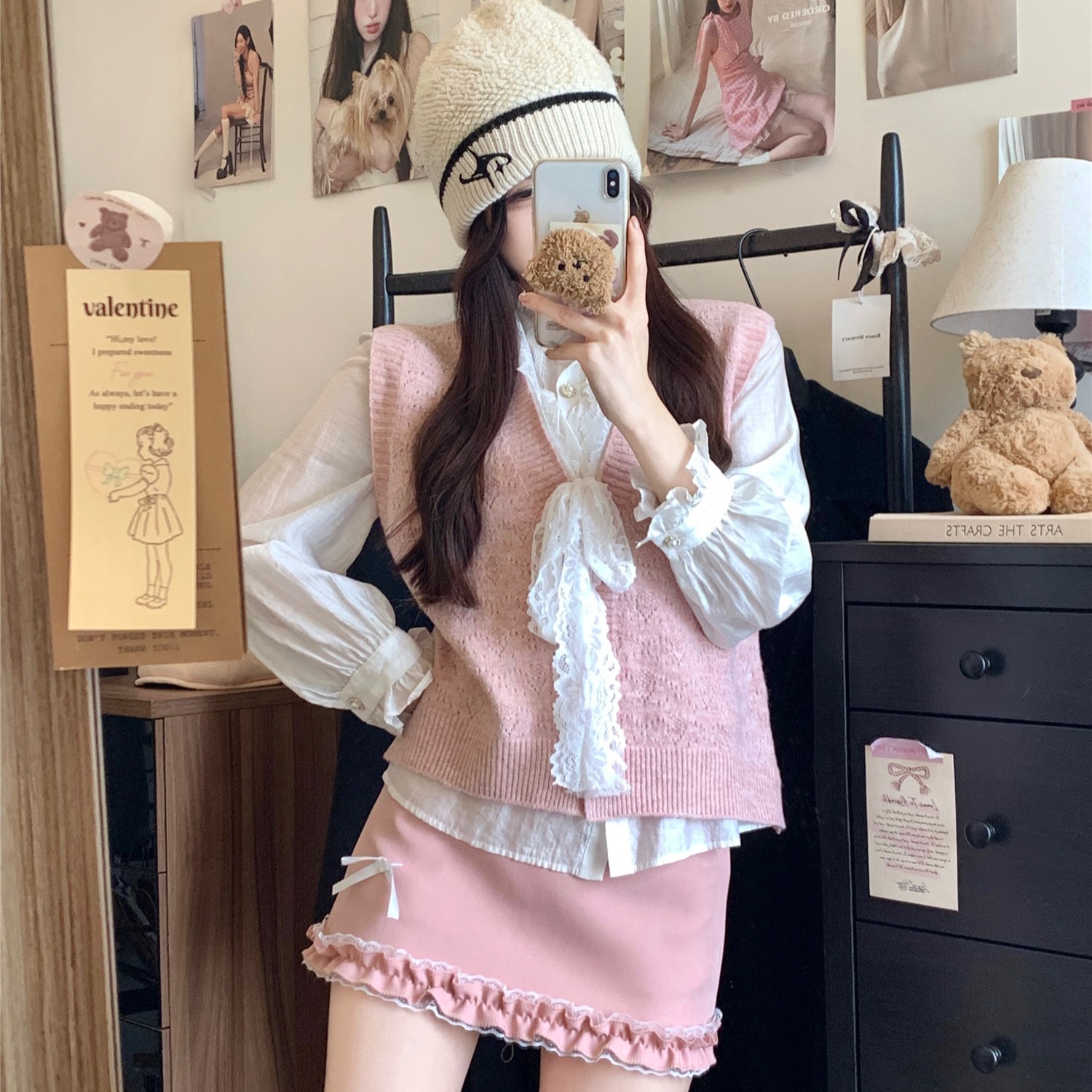 Lace lace lace short sweater vest women 2025 early spring new age-reducing sweet knitted cardigan