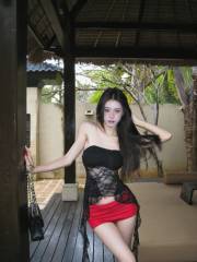 Real shot of pure desire, lace splicing tube top, irregular perspective, slim hot girl short top