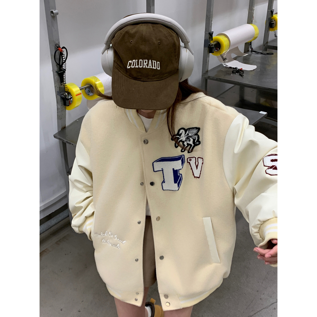 Real shot of retro letter flocking embroidered baseball uniform for women 2025 spring trend versatile couple jacket top coat