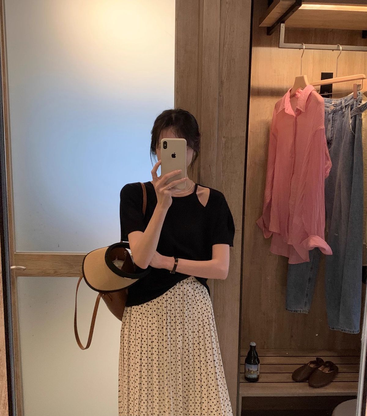 Shipped 2025 Summer New Design Sweet and Spicy Niche Slim Shoulder Thin Ice Silk Knit Top
